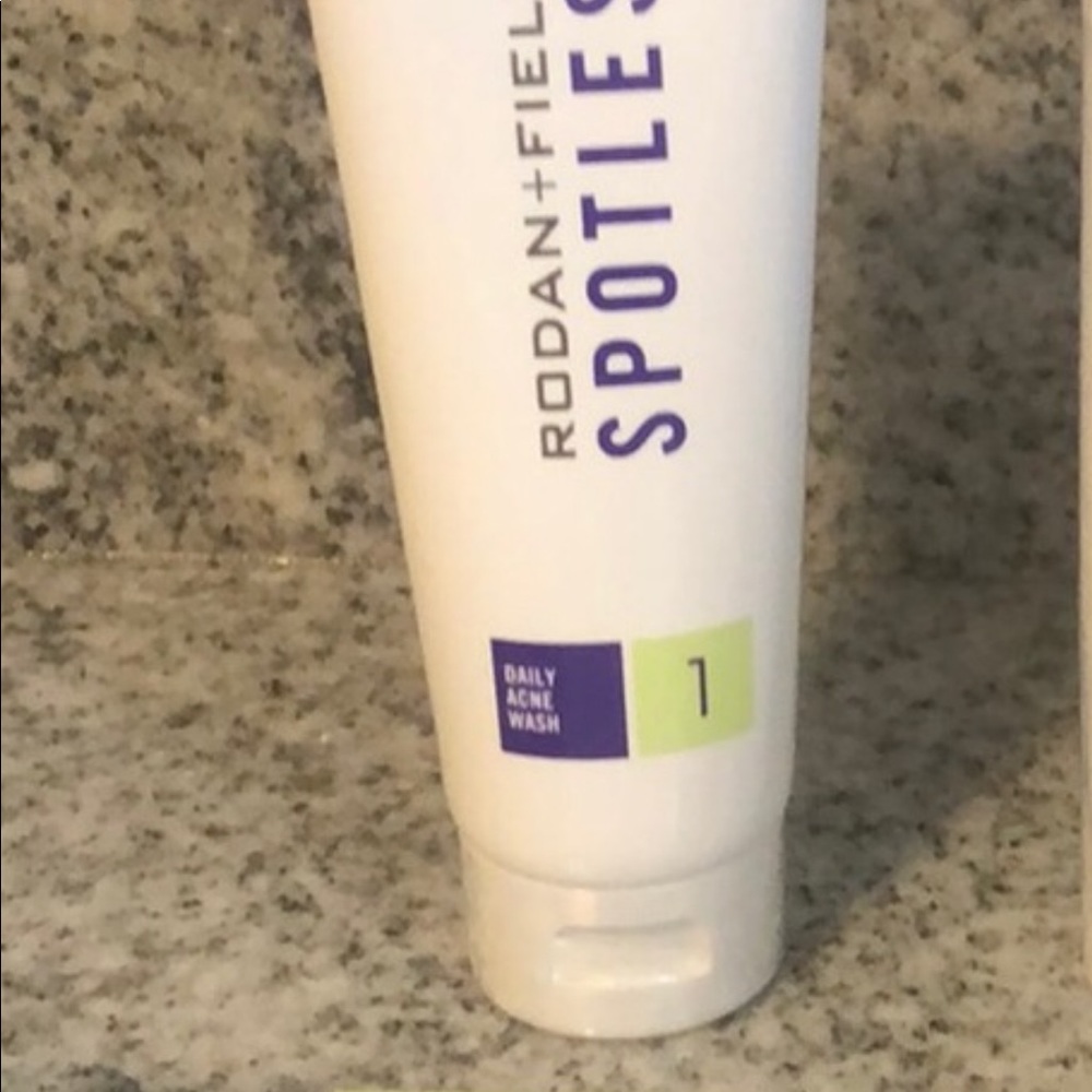 Step 1. Spotless acne wash. New.